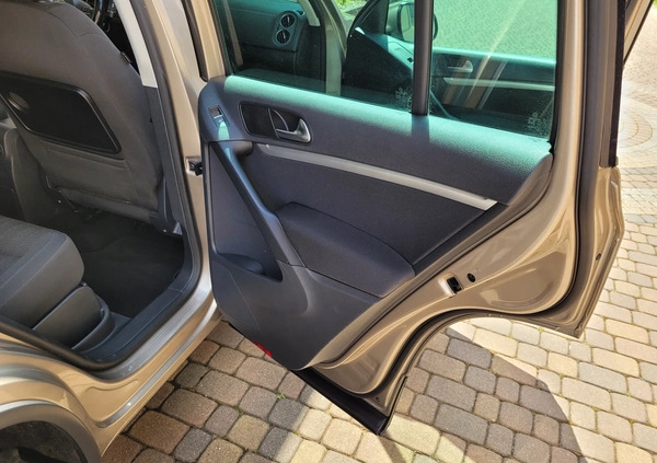 Volkswagen Tiguan cena 59800 przebieg: 140000, rok produkcji 2013 z Drezdenko małe 704